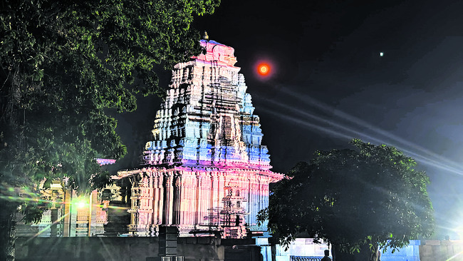 పున్నమి వెలుగుల్లో రామప్ప1