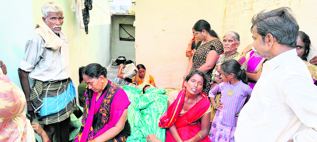 సెలవులకు వెళ్లి.. విగతజీవులుగా తిరిగొచ్చి! 1