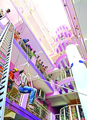 కళ్లకు కట్టారు.. అవగాహన పెంచారు2