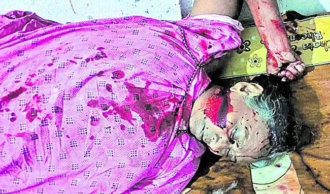 ఆటో బోల్తా.. 15 మందికి గాయాలు 1
