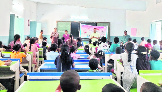 వేధింపులపై ధైర్యంగా ఫిర్యాదు చేయాలి 1
