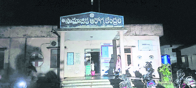 ● అంధకారంలో ఆస్పత్రి 3