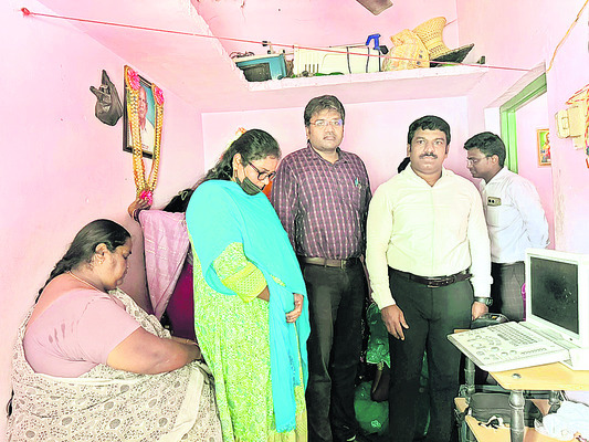ప్రభుత్వ భూమి.. అడిగేదెవరు
3