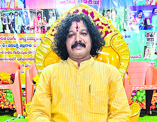 ఆకాశవాణి ఏ–గ్రేడ్ ఆర్టిస్ట్గా సత్యవరప్రసాద్ 2