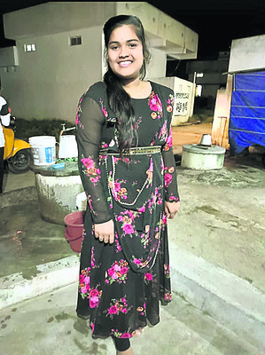 అనారోగ్యంతో యువతి బలవన్మరణం1