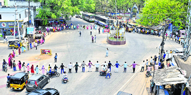 డీఎస్సీ అభ్యర్థుల పోరుబాట 1