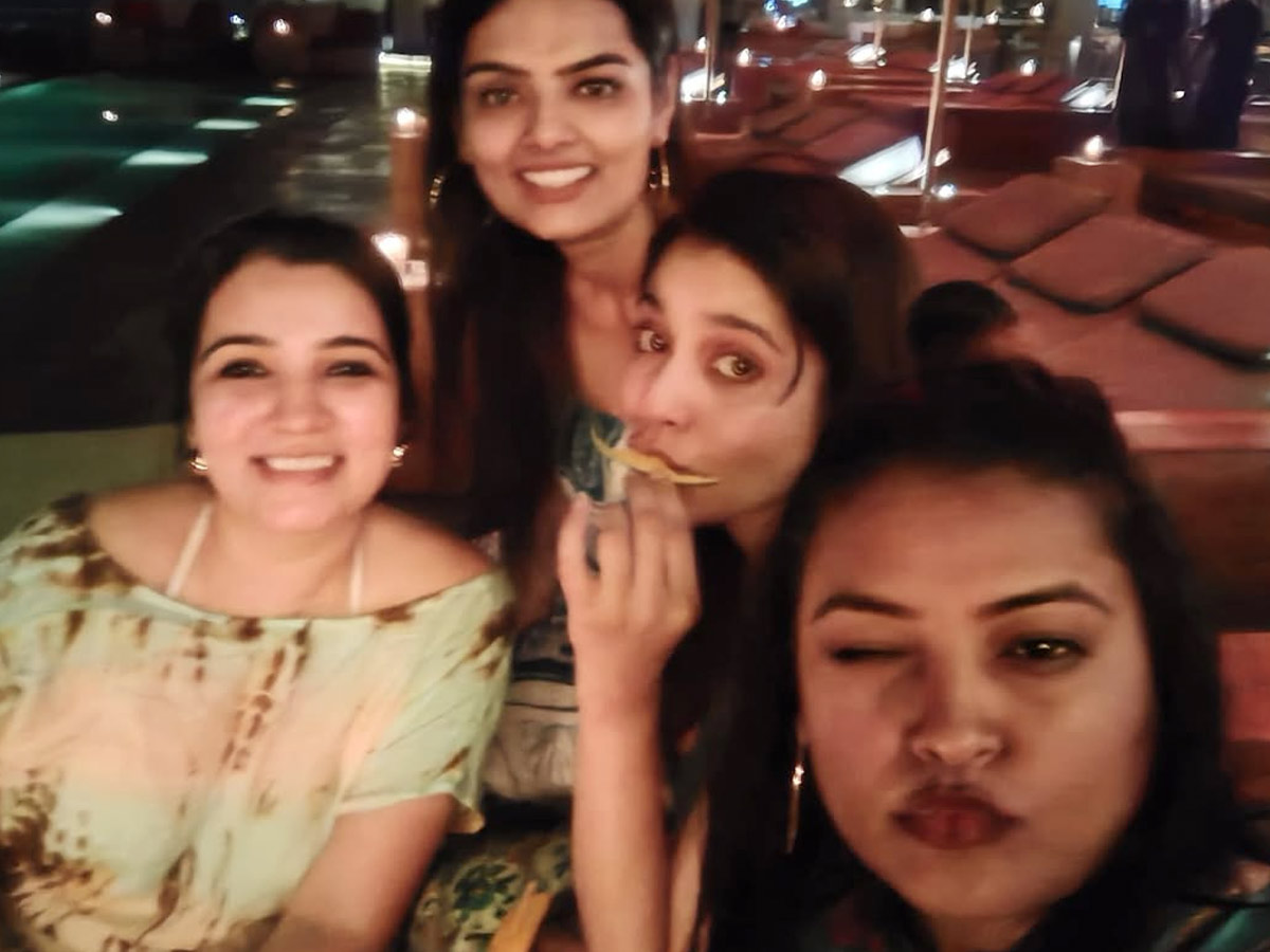 Anchor Rashmi Gautam Birthday Celebrations Photos5