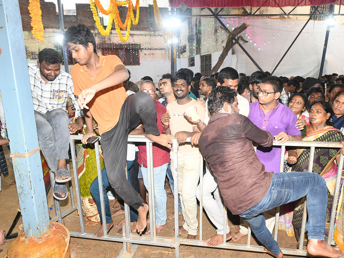 Gangamma Jatara Ends With Grand Vishwaroopa Darshanam Ceremony16