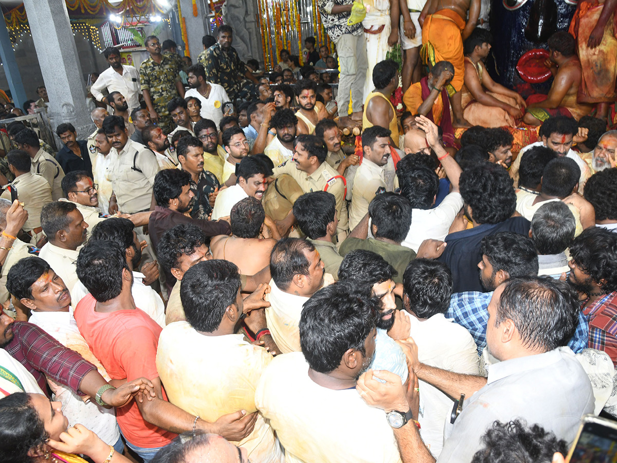 Gangamma Jatara Ends With Grand Vishwaroopa Darshanam Ceremony7