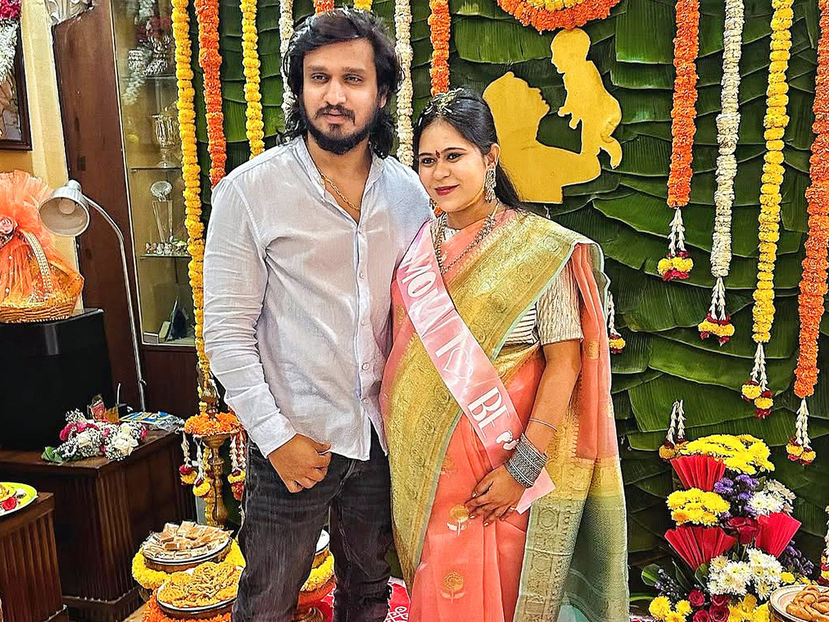 Hero Nikhil And Pallavi Wedding Anniversary Photos11