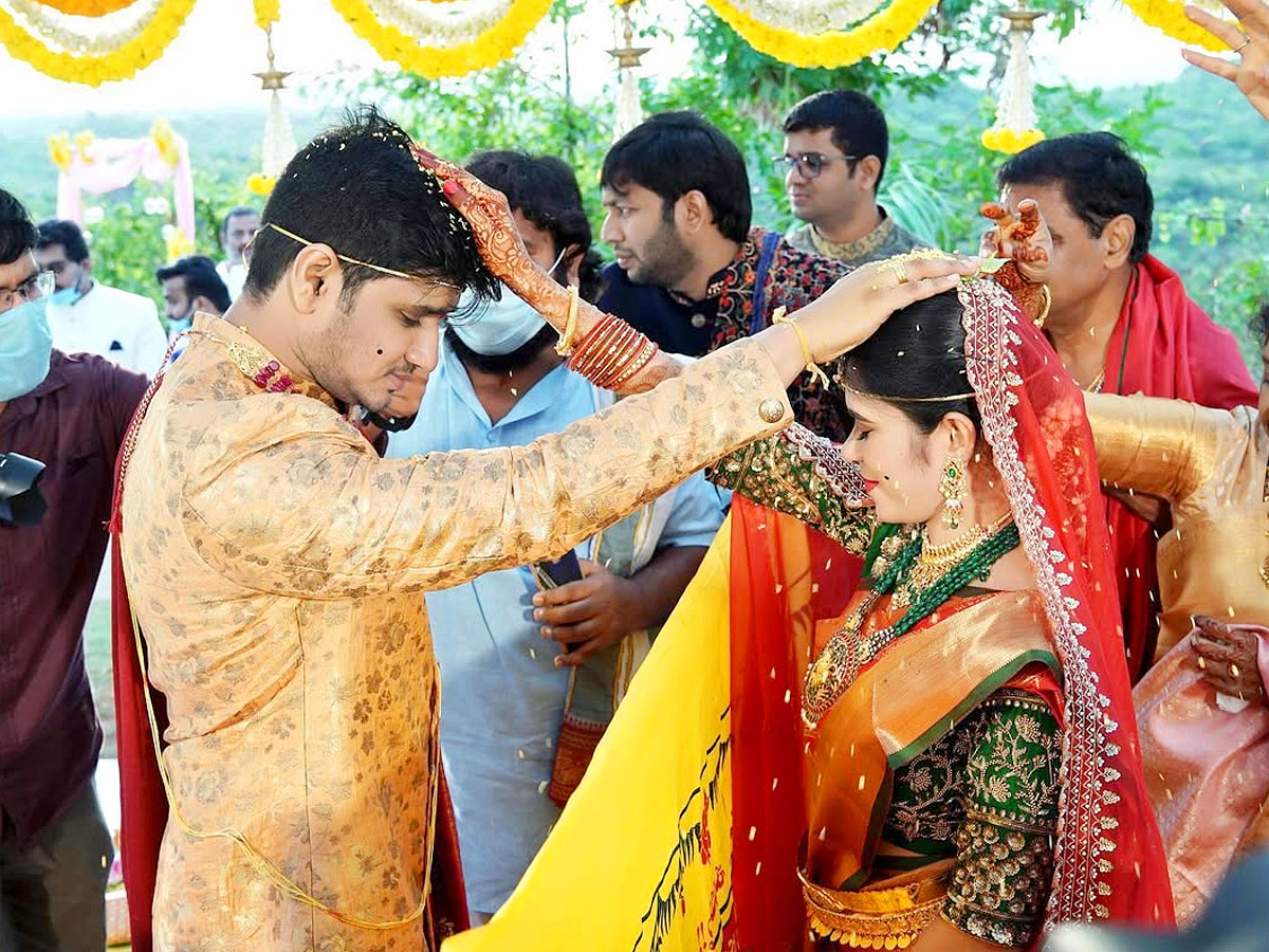 Hero Nikhil And Pallavi Wedding Anniversary Photos2