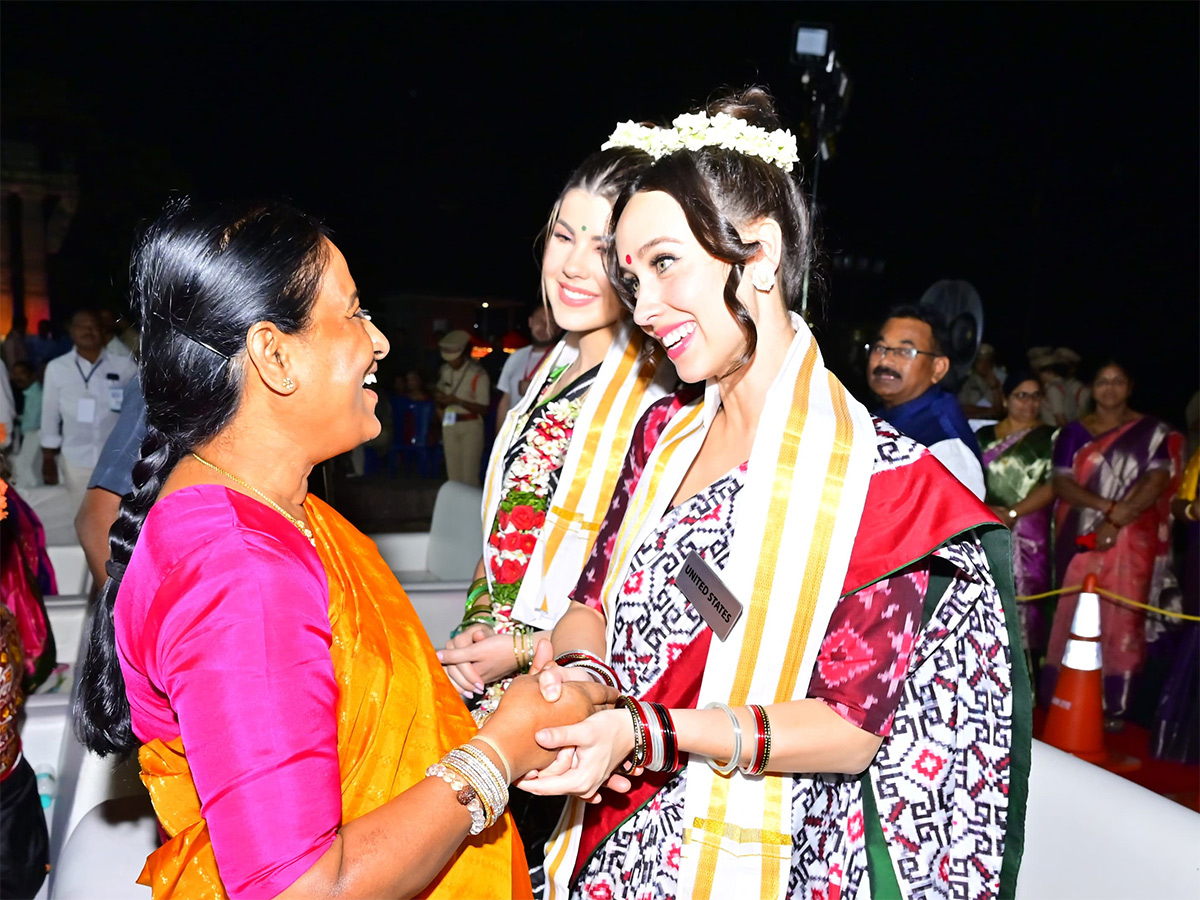 Miss World 2025 Contestants Visit Ramappa Temple Photos10