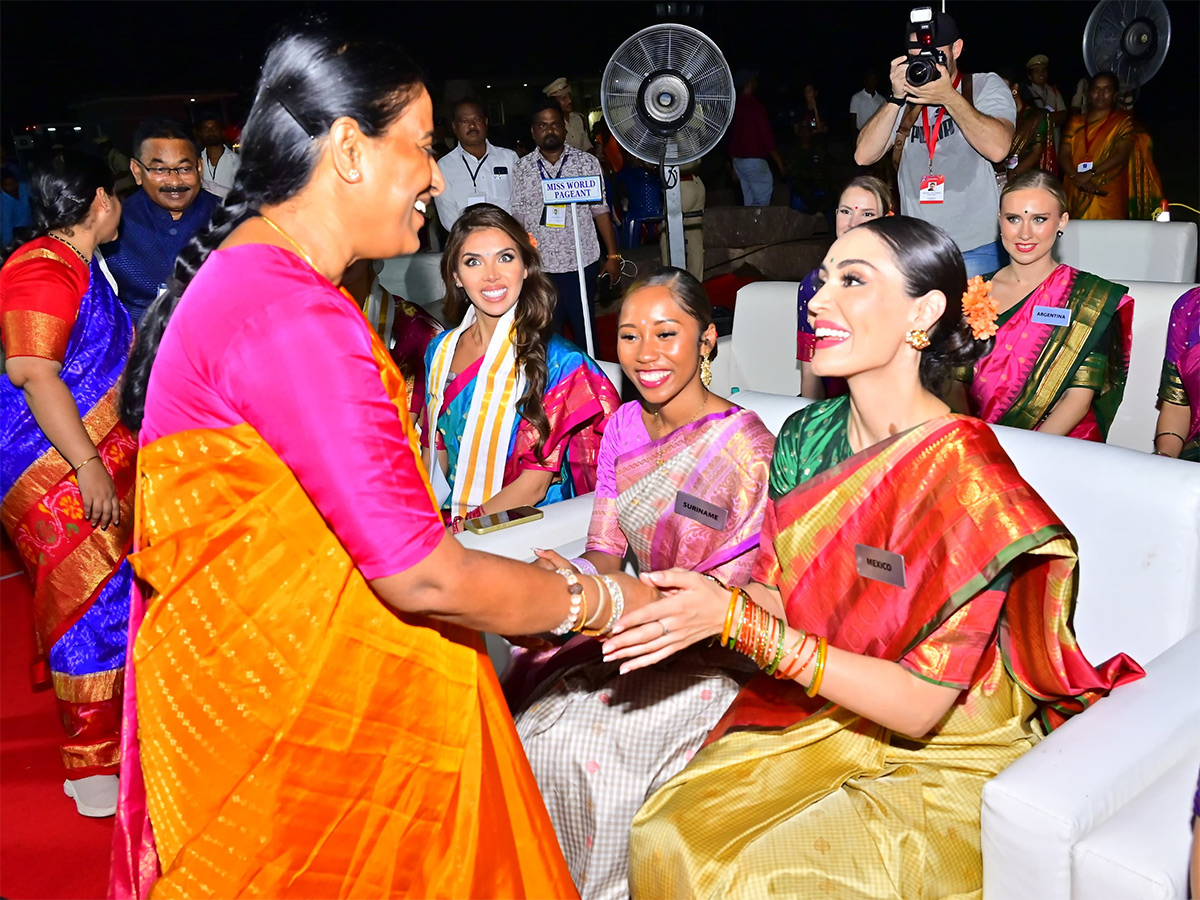 Miss World 2025 Contestants Visit Ramappa Temple Photos11