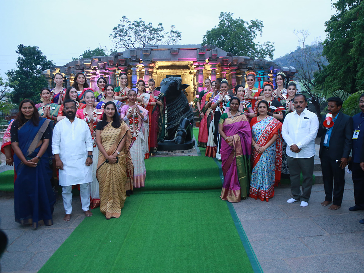 Miss World 2025 Contestants Visit Ramappa Temple Photos4