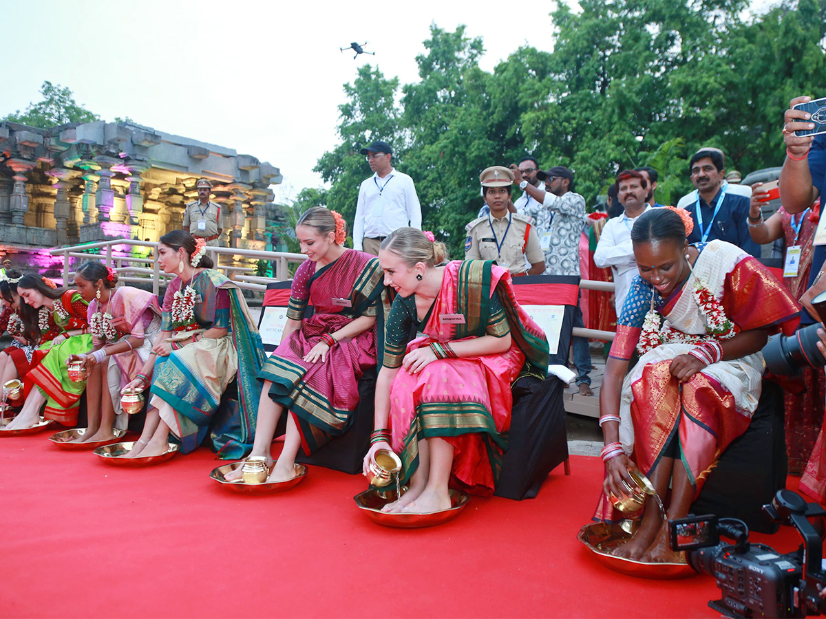 Miss World 2025 Contestants Visit Ramappa Temple Photos5