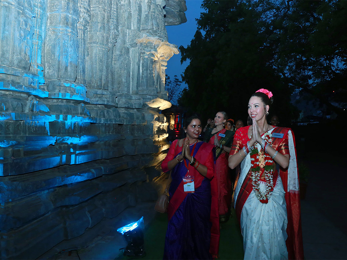 Miss World 2025 Contestants Visit Ramappa Temple Photos8