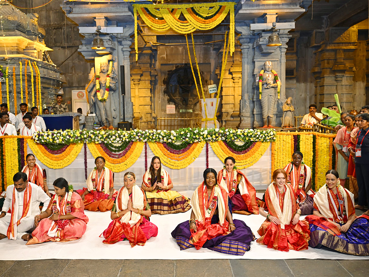 Miss World 2025 Contestants To Visit Yadagirigutta And Pochampally Photos11