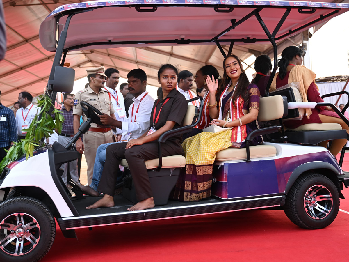 Miss World 2025 Contestants To Visit Yadagirigutta And Pochampally Photos13
