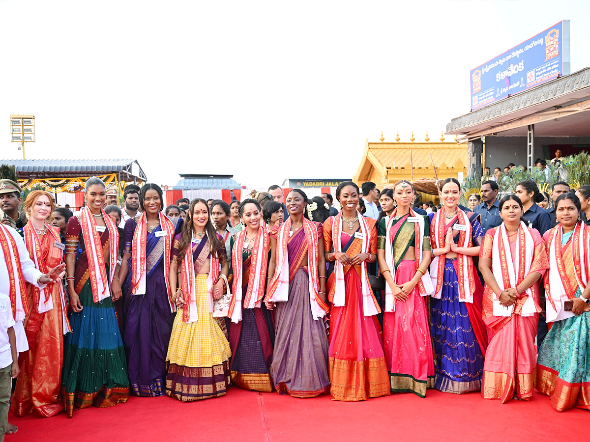 Miss World 2025 Contestants To Visit Yadagirigutta And Pochampally Photos20
