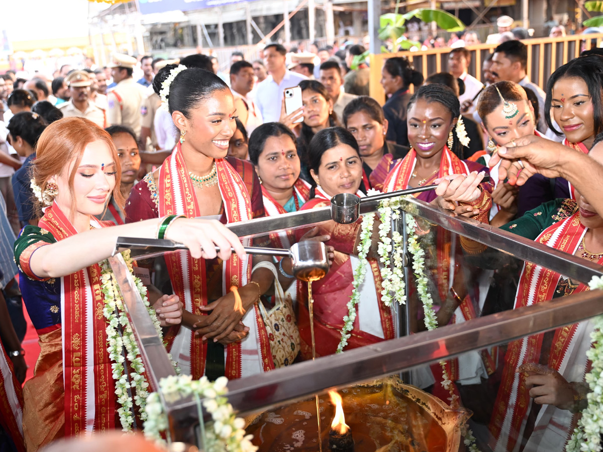 Miss World 2025 Contestants To Visit Yadagirigutta And Pochampally Photos23