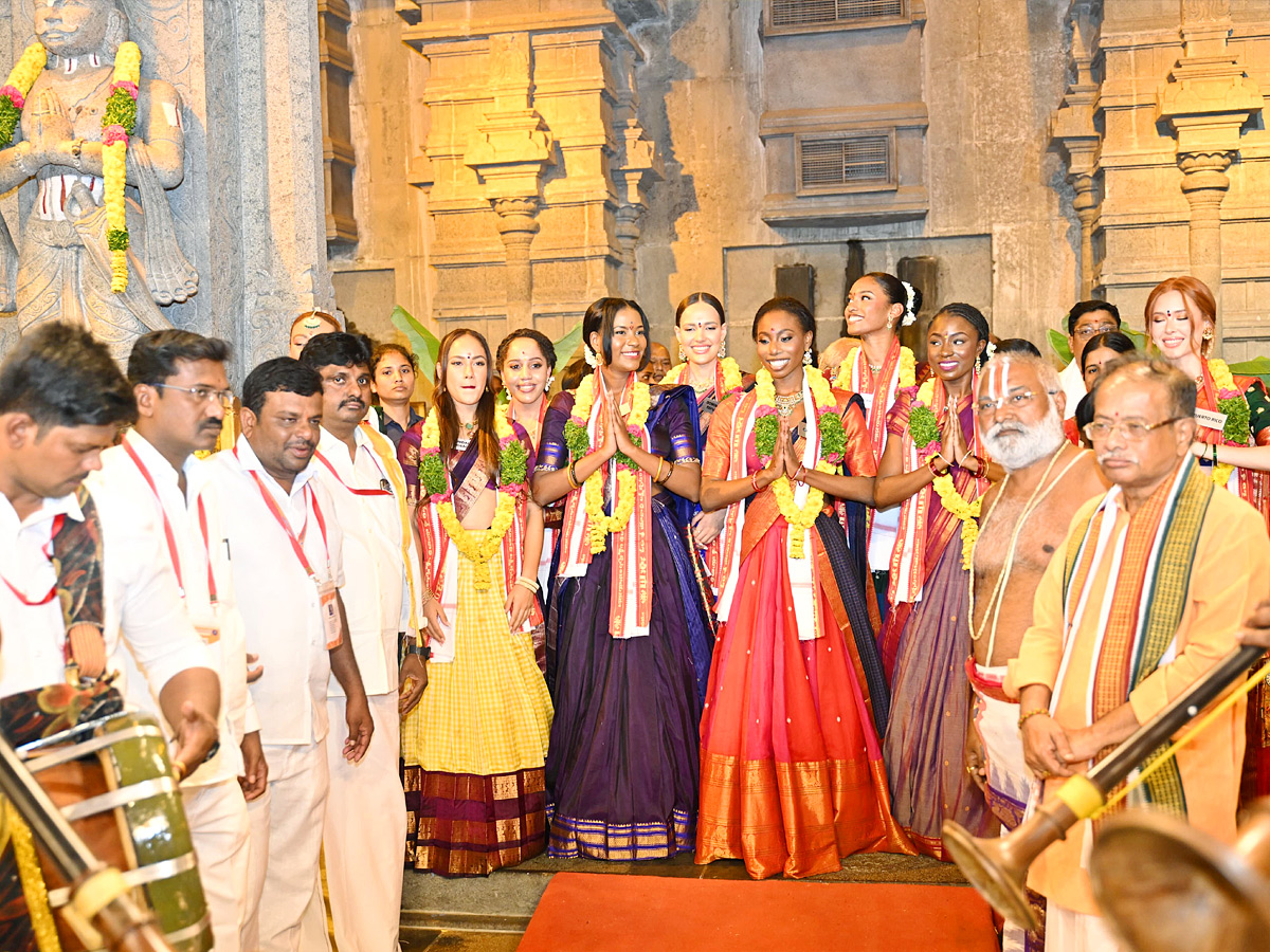 Miss World 2025 Contestants To Visit Yadagirigutta And Pochampally Photos28