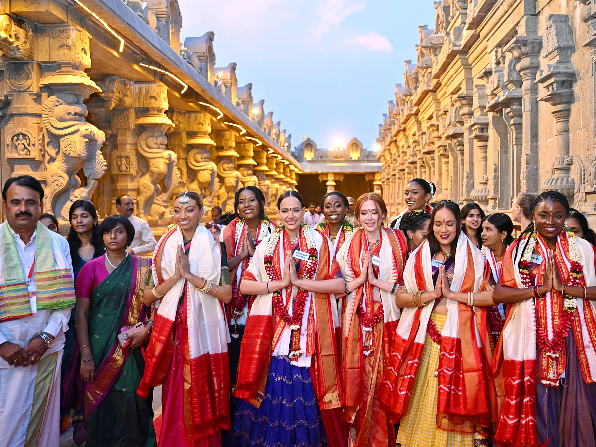 Miss World 2025 Contestants To Visit Yadagirigutta And Pochampally Photos30