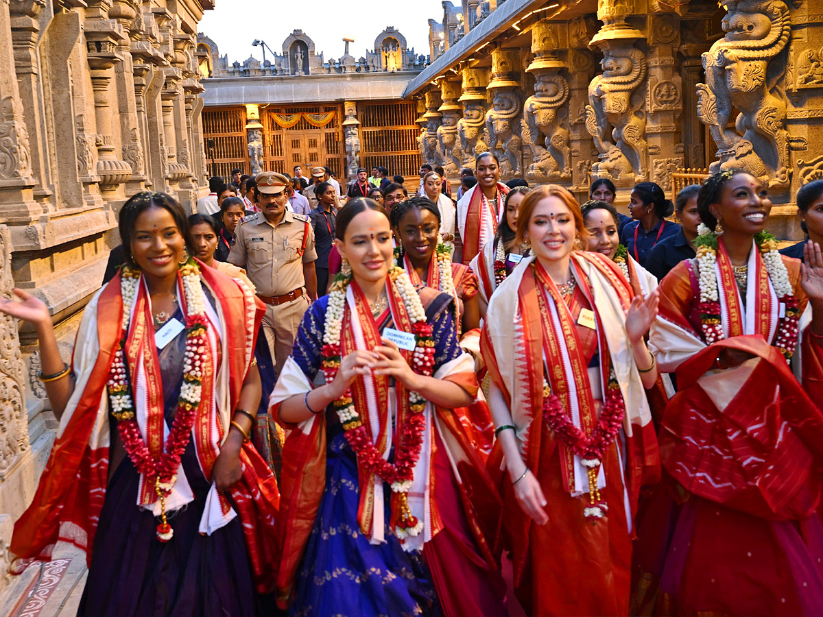 Miss World 2025 Contestants To Visit Yadagirigutta And Pochampally Photos31