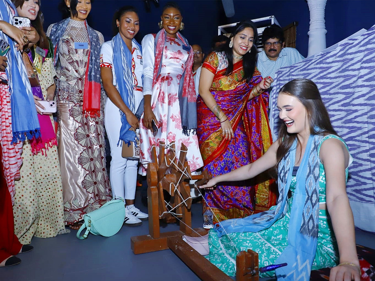 Miss World 2025 Contestants To Visit Yadagirigutta And Pochampally Photos34