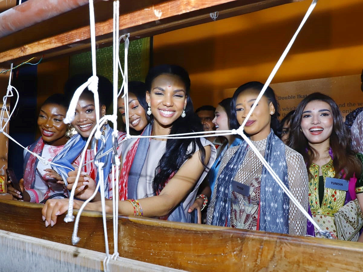 Miss World 2025 Contestants To Visit Yadagirigutta And Pochampally Photos37