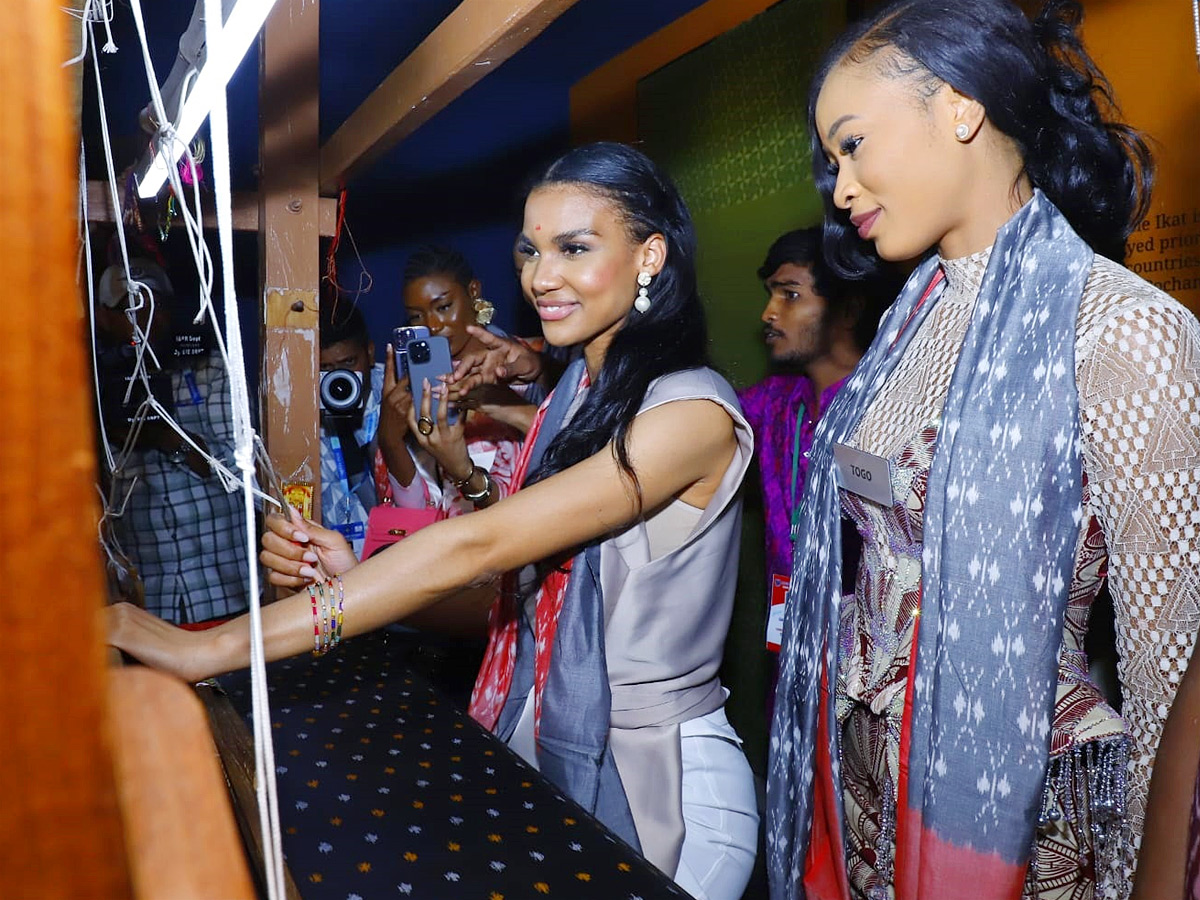 Miss World 2025 Contestants To Visit Yadagirigutta And Pochampally Photos38