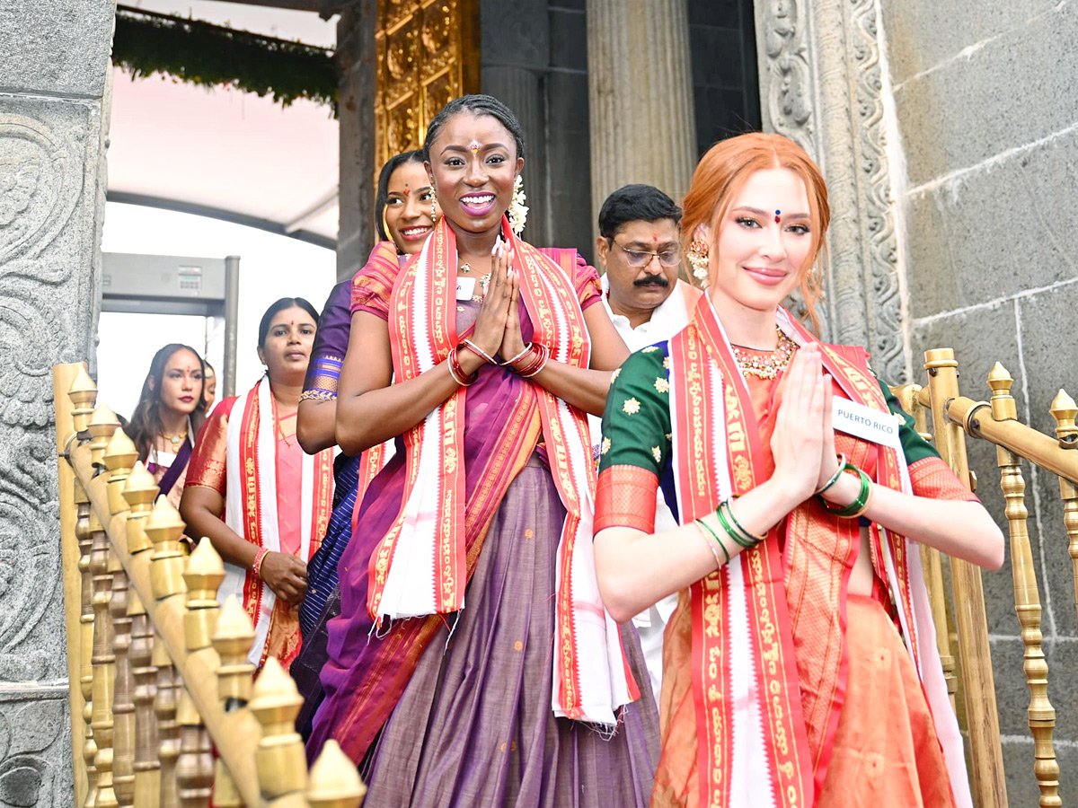 Miss World 2025 Contestants To Visit Yadagirigutta And Pochampally Photos6
