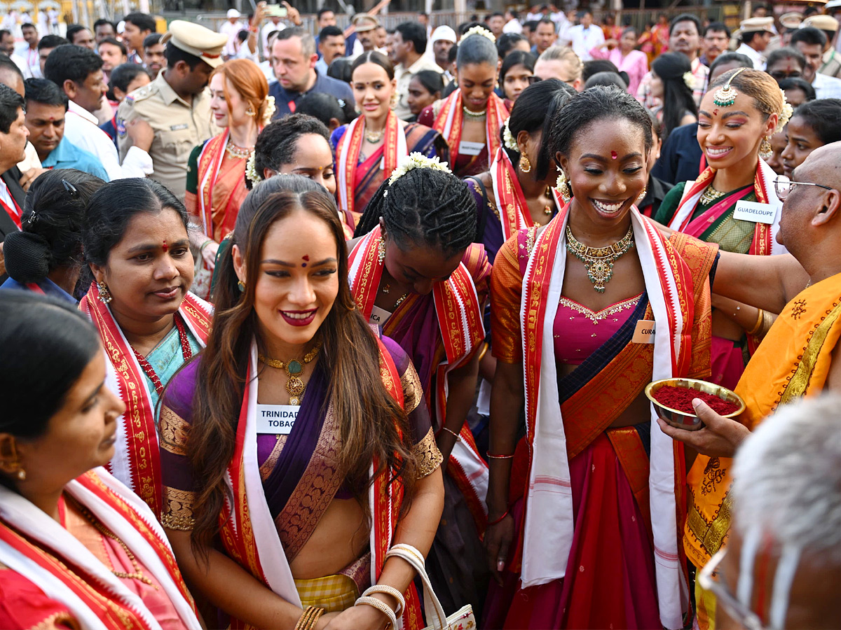 Miss World 2025 Contestants To Visit Yadagirigutta And Pochampally Photos7