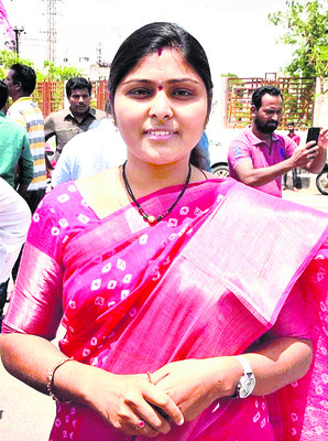 ఇల్లాలు.. కన్నీళ్లు1