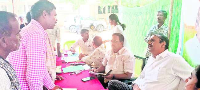 రెవెన్యూ సదస్సులను సద్వినియోగం చేసుకోండి
1