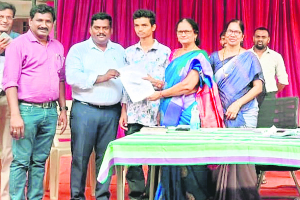 పెద్దమ్మతల్లికి సువర్ణ పుష్పార్చన1