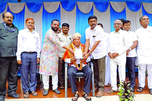 కుష్టగి–హుబ్లీ రైలుకు పచ్చజెండా1