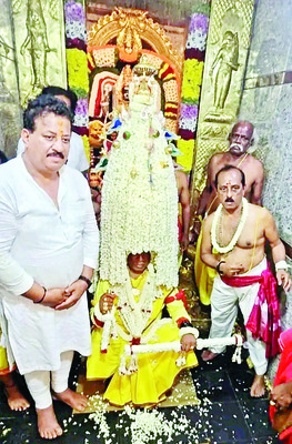 పులకించె.. పుష్ప పల్లకి 2