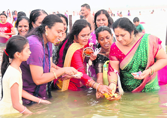  సరస్వతీ నమస్తుతే.. 1