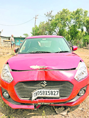 అదుపుతప్పిన లారీ
1