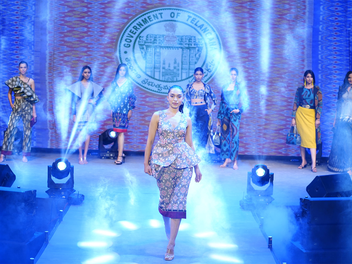 Miss World Contestants Visit Bhoodan Pochampally Photos19
