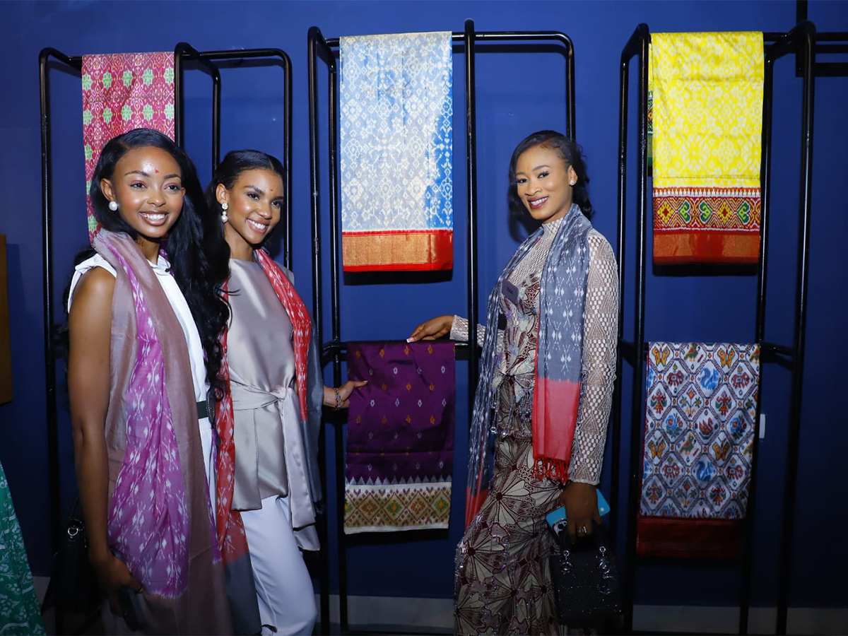 Miss World Contestants Visit Bhoodan Pochampally Photos23