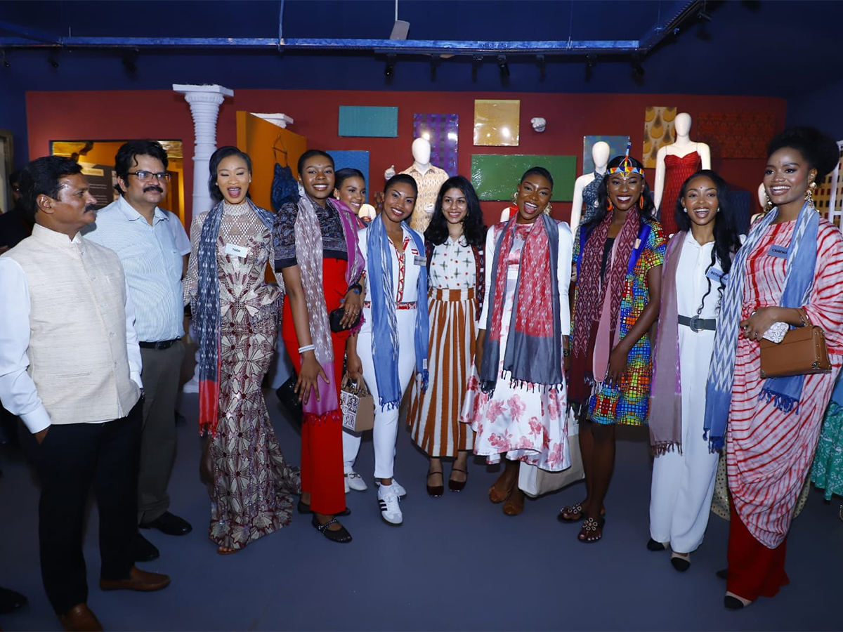 Miss World Contestants Visit Bhoodan Pochampally Photos25