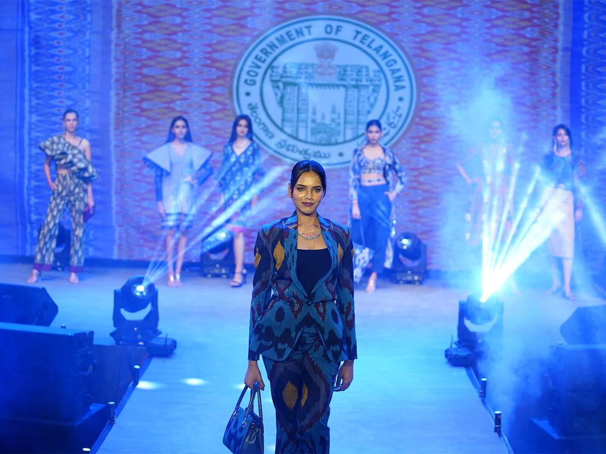 Miss World Contestants Visit Bhoodan Pochampally Photos3