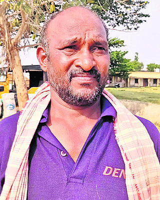 దళారుల చేతిలో దగా రైతన్నకు కూరగాయాలు2