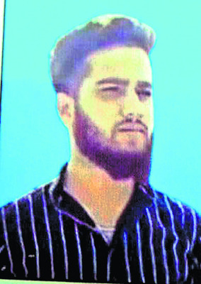 కారు అదుపుతప్పి యువకుడు మృతి1