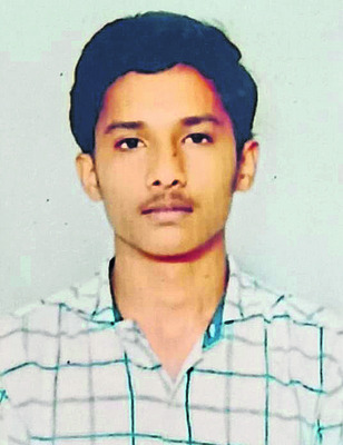 పట్టుపట్టి.. ర్యాంకులు కొట్టి 1