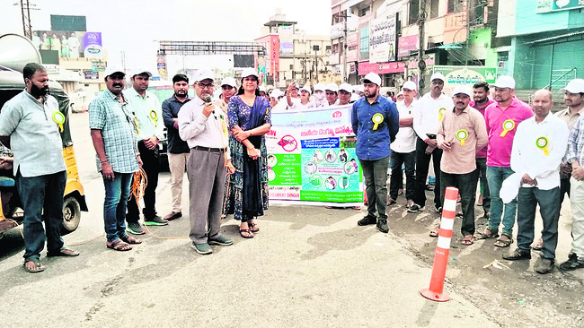 డెంగీ నివారణకు సహకారం అవసరం 3