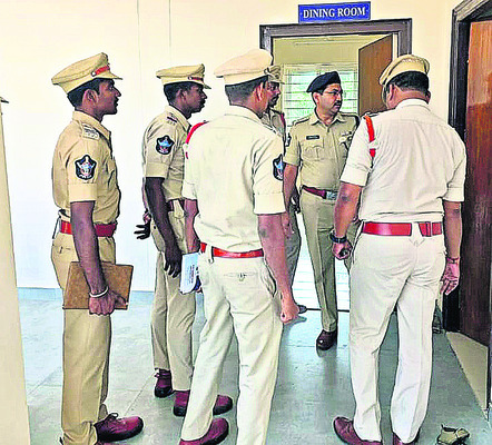 ఎస్పీ ఆకస్మిక తనిఖీ3
