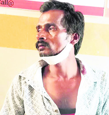 ఆటోను ఢీకొన్న ఆర్టీసీ బస్సు 1