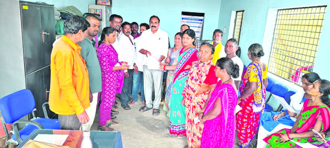 ఇందిరమ్మ ఇళ్ల నిర్మాణ పనులు ప్రారంభించాలి 2